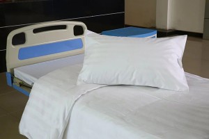 Luntur Hospital White Bed Sheets